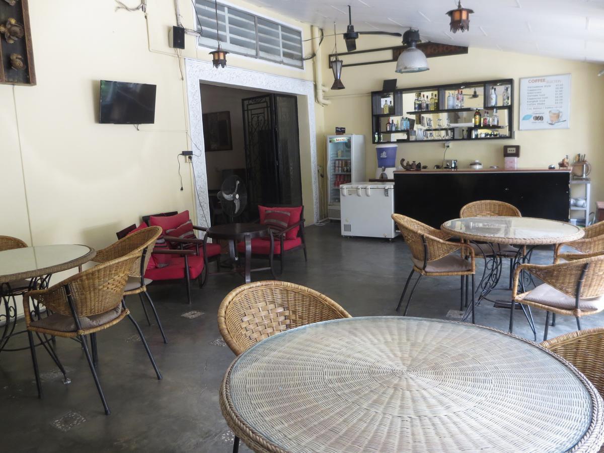 Goldie Guesthouse Phnom Penh Exteriör bild