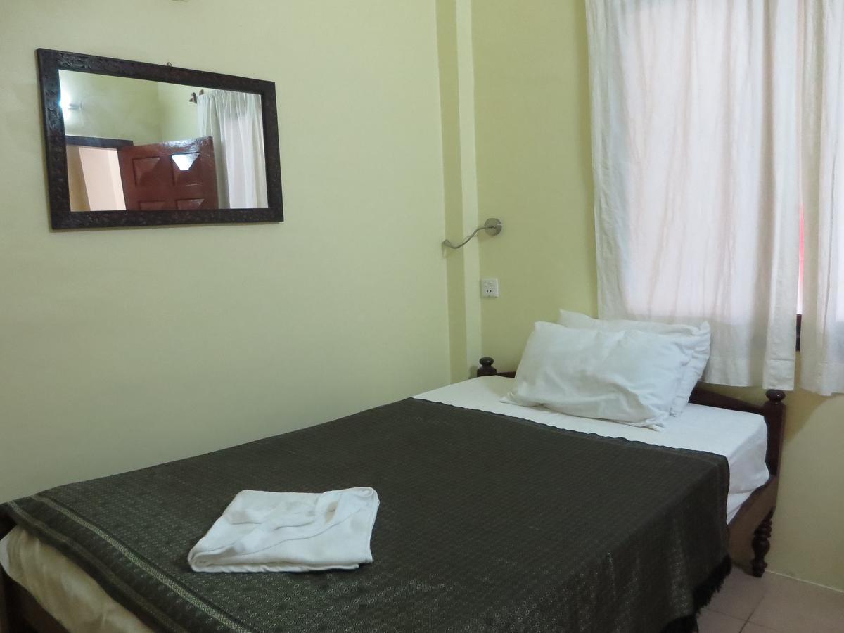 Goldie Guesthouse Phnom Penh Exteriör bild