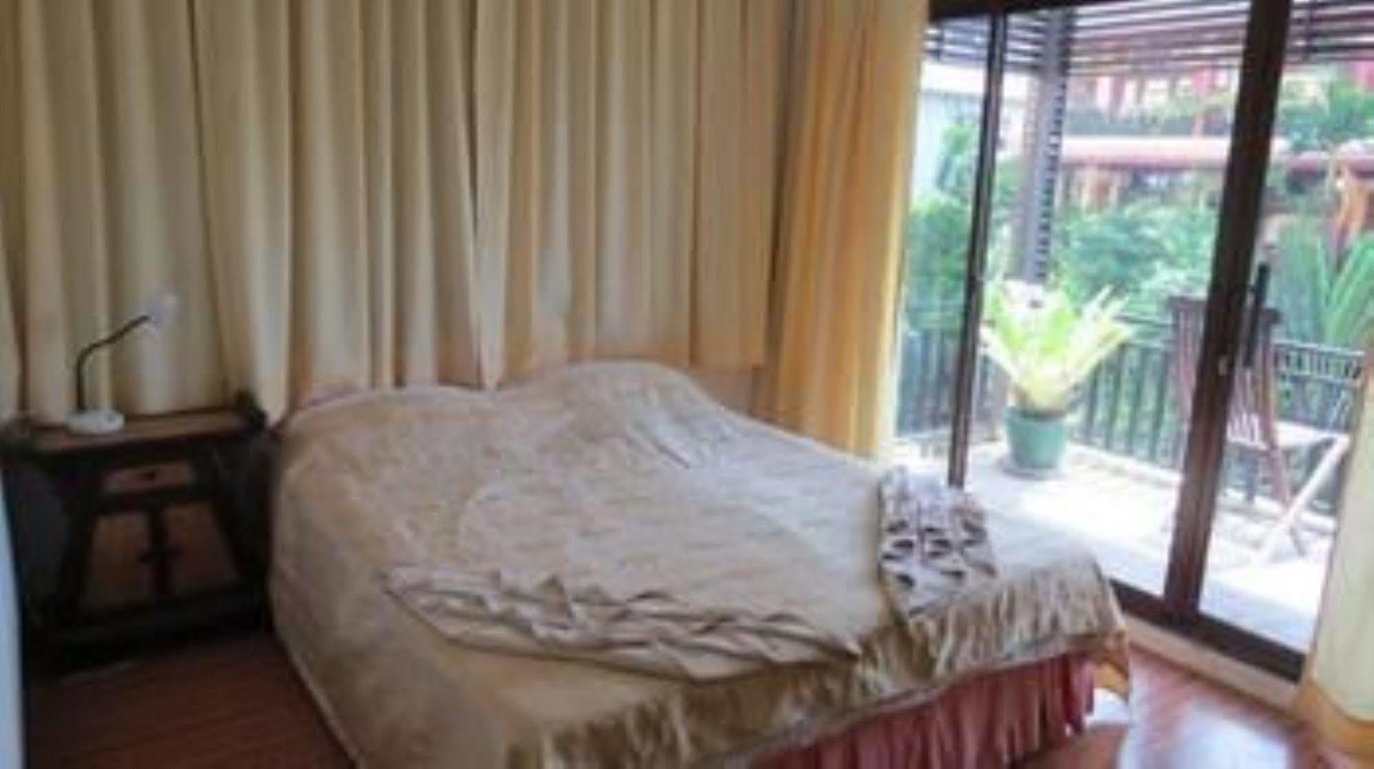 Goldie Guesthouse Phnom Penh Exteriör bild