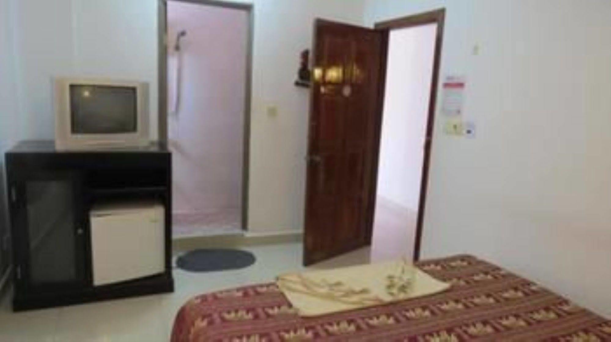 Goldie Guesthouse Phnom Penh Exteriör bild