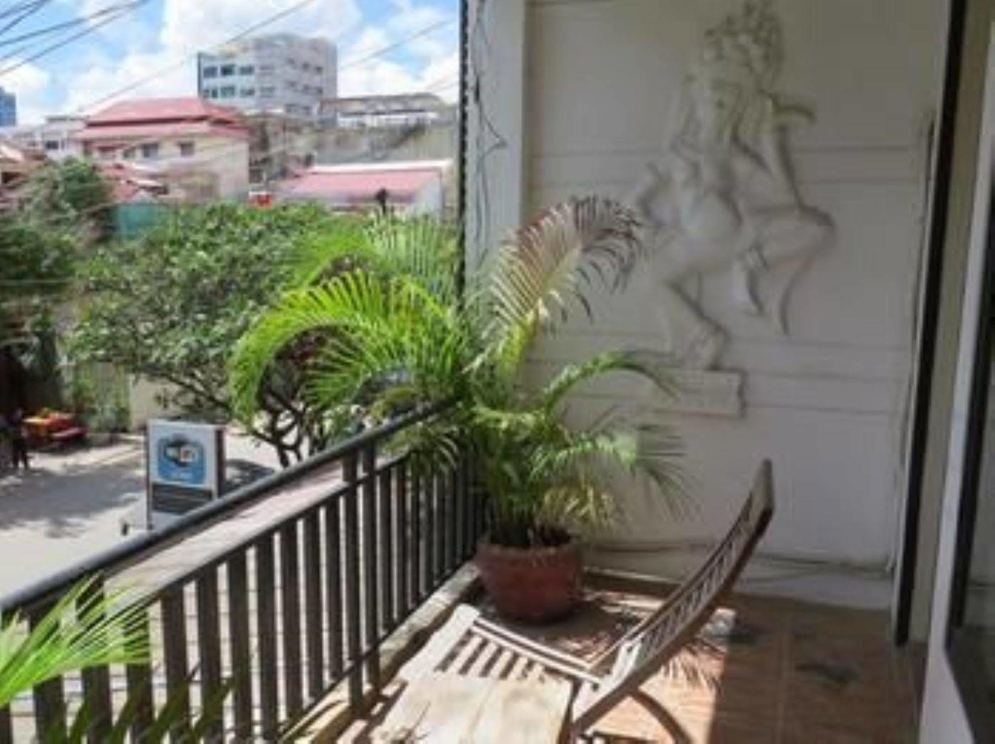 Goldie Guesthouse Phnom Penh Exteriör bild