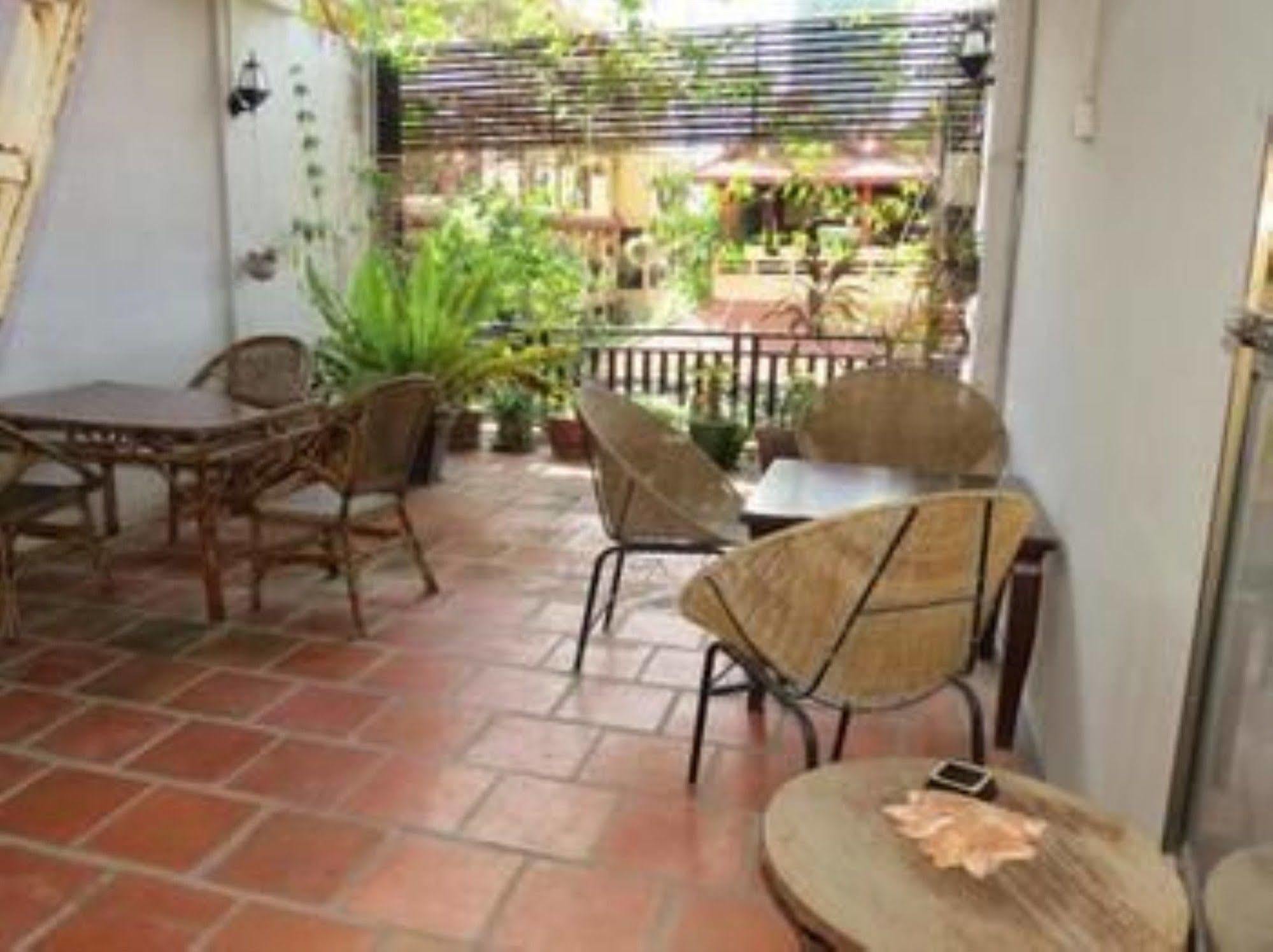 Goldie Guesthouse Phnom Penh Exteriör bild